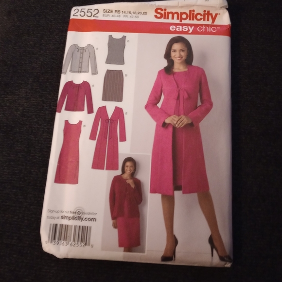 UNCUT sewing patterns - Picture 6 of 9